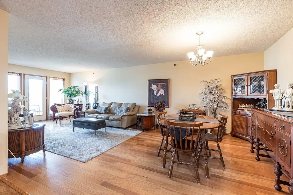 3021 13 Avenue SE Medicine Hat AB T1B 4E2