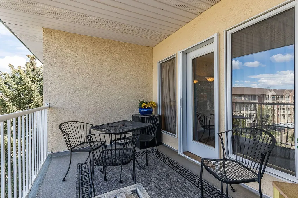3021 13 Avenue SE Medicine Hat AB T1B 4E2