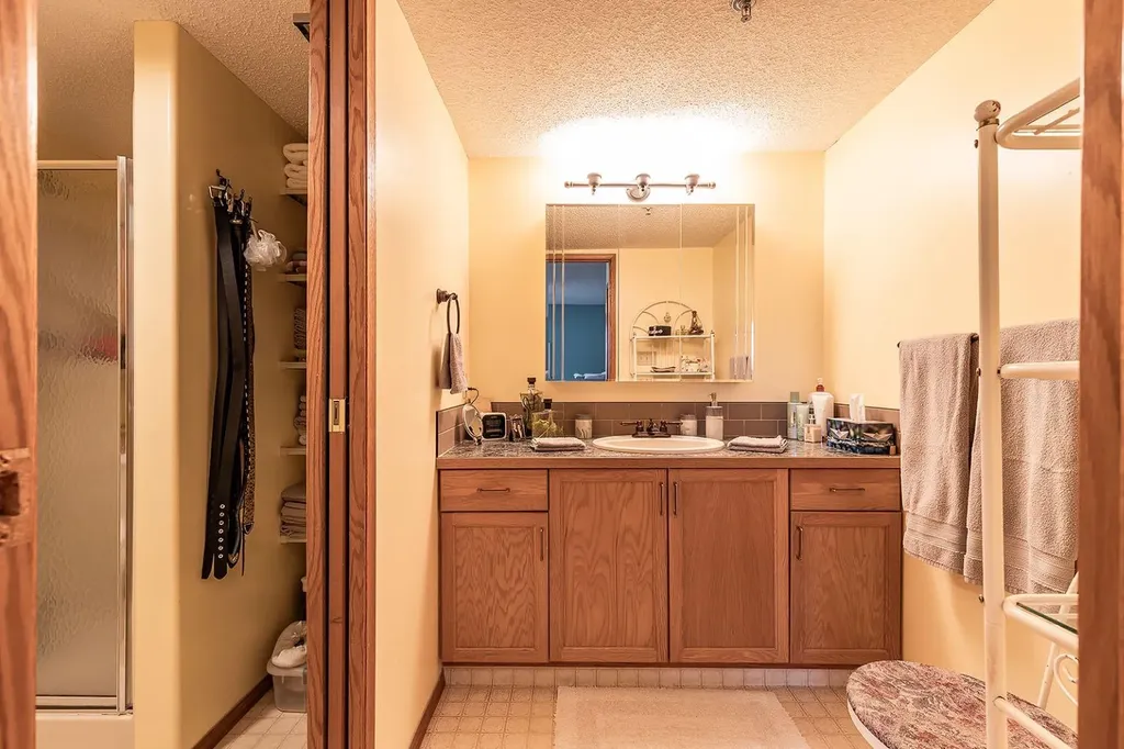3021 13 Avenue SE Medicine Hat AB T1B 4E2