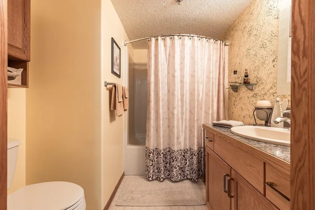3021 13 Avenue SE Medicine Hat AB T1B 4E2