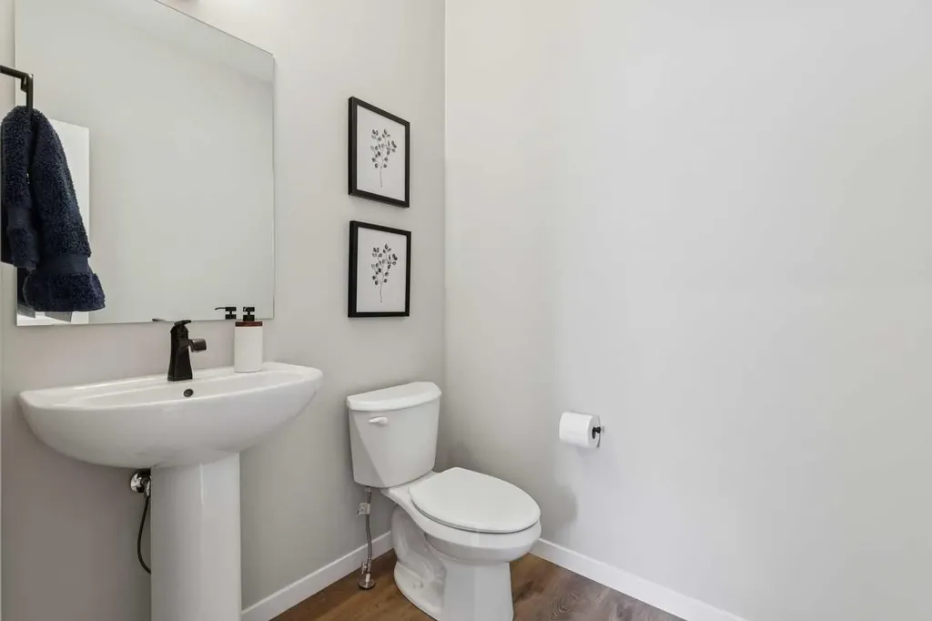 437 Magnolia Way SE Calgary AB T3m 3T5