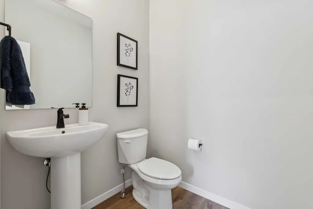 437 Magnolia Way SE Calgary AB T3m 3T5