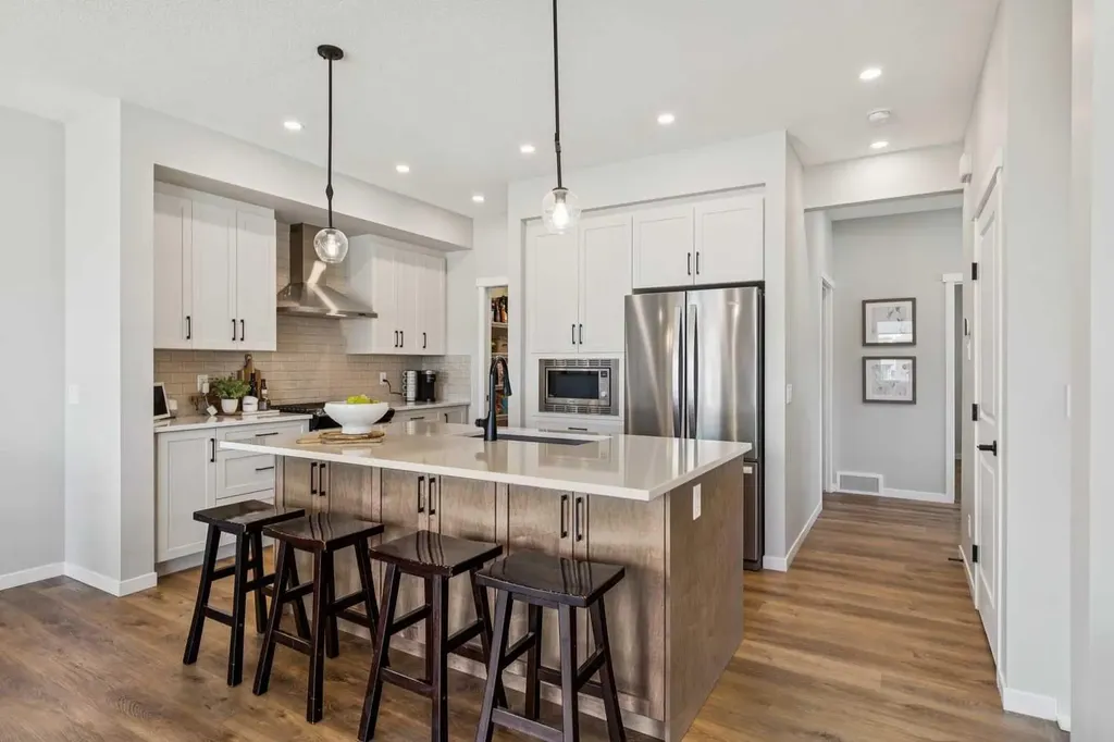 437 Magnolia Way SE Calgary AB T3m 3T5