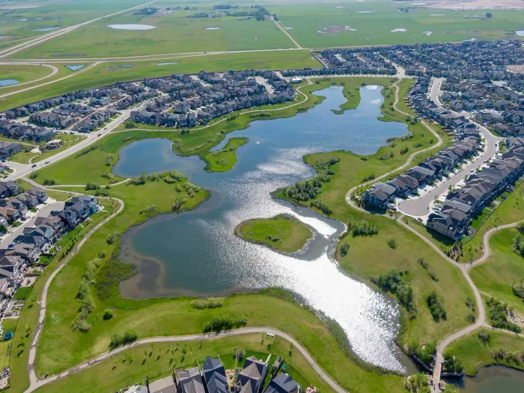 437 Magnolia Way SE Calgary AB T3m 3T5