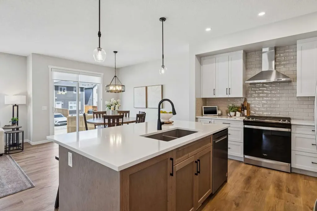 437 Magnolia Way SE Calgary AB T3m 3T5