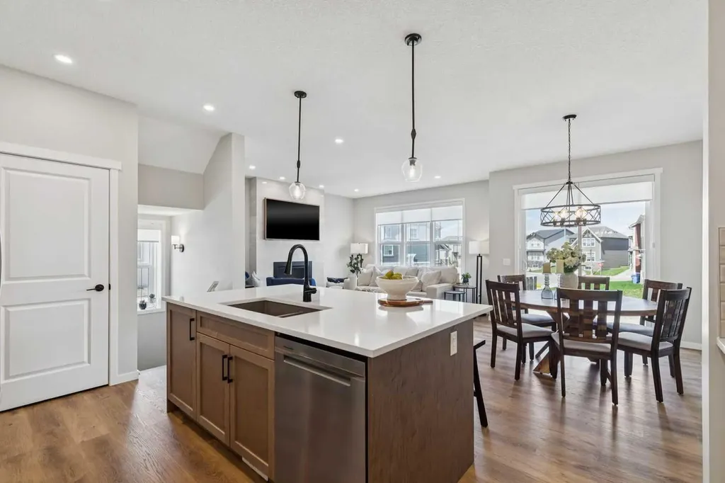 437 Magnolia Way SE Calgary AB T3m 3T5