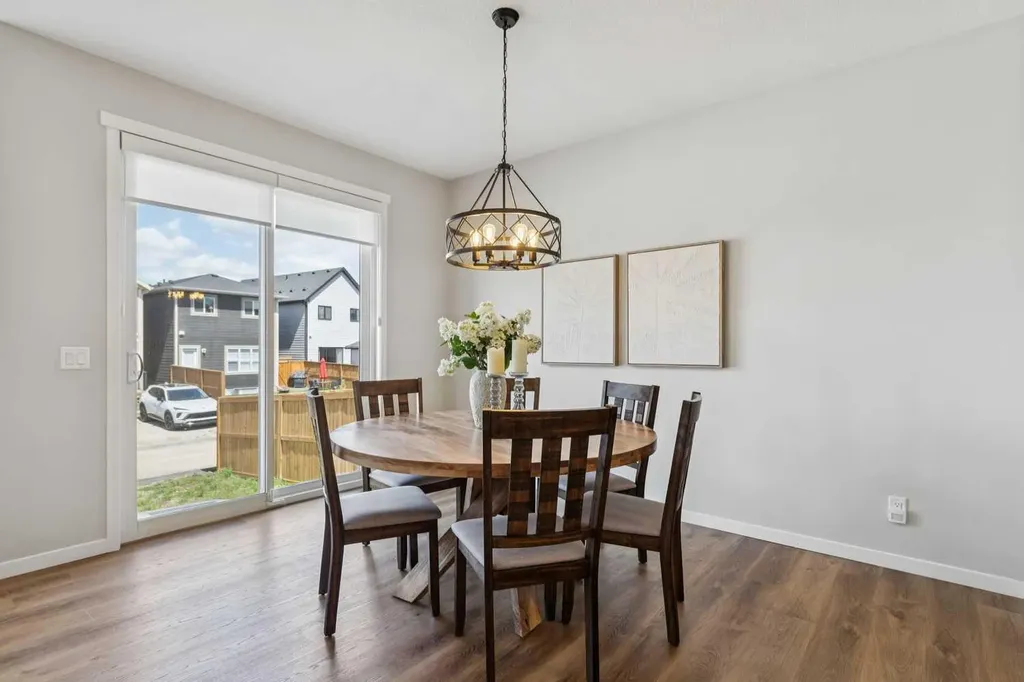 437 Magnolia Way SE Calgary AB T3m 3T5