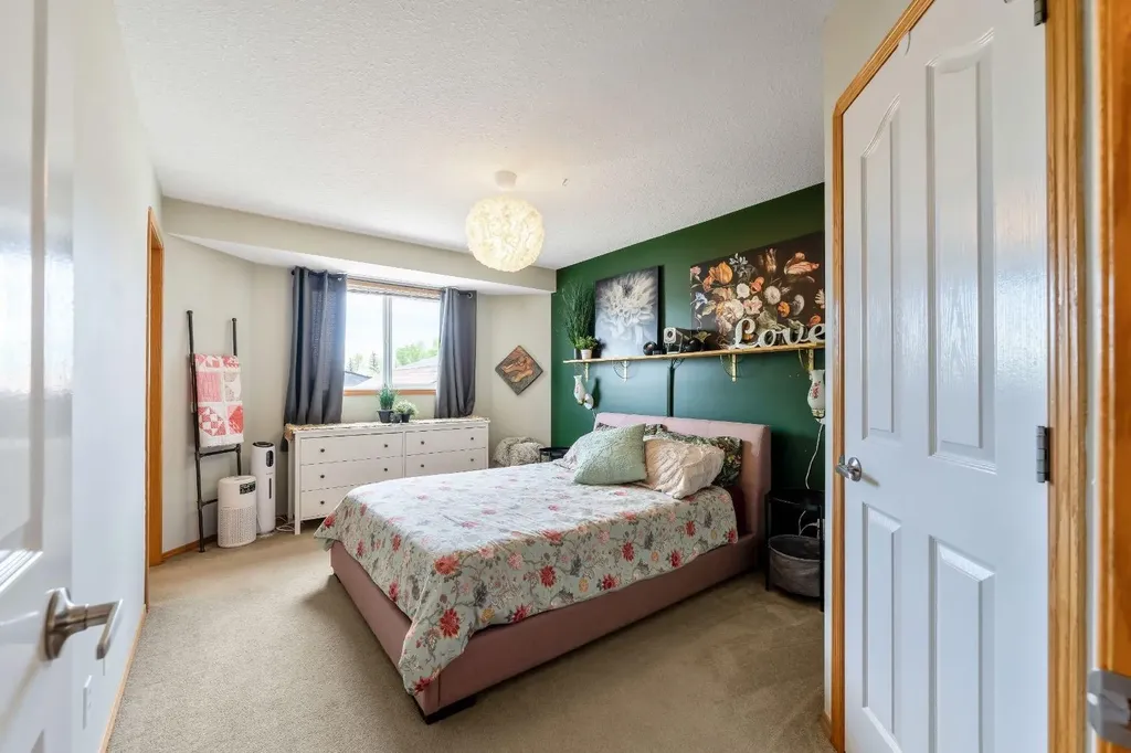 1721 Strathcona Place Strathmore AB T1P1T1