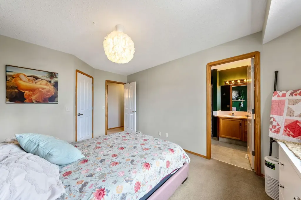 1721 Strathcona Place Strathmore AB T1P1T1