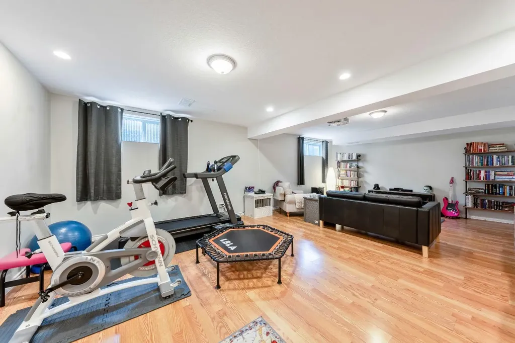 1721 Strathcona Place Strathmore AB T1P1T1