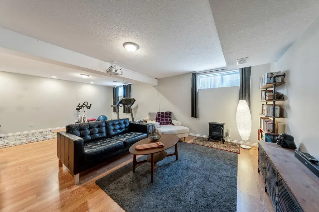 1721 Strathcona Place Strathmore AB T1P1T1