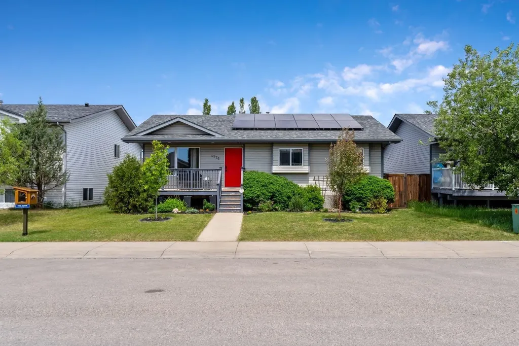 1721 Strathcona Place Strathmore AB T1P1T1