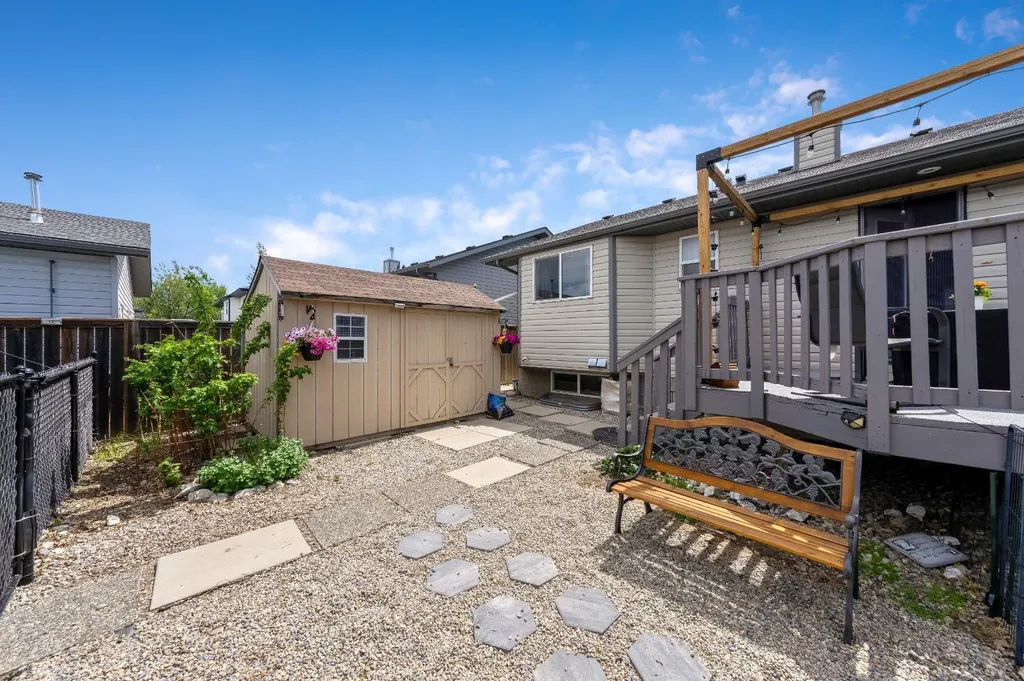 1721 Strathcona Place Strathmore AB T1P1T1