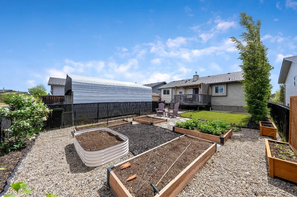 1721 Strathcona Place Strathmore AB T1P1T1