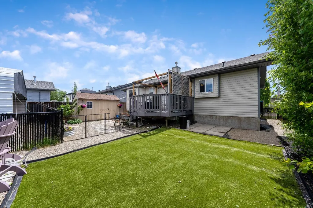 1721 Strathcona Place Strathmore AB T1P1T1