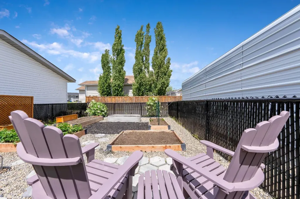 1721 Strathcona Place Strathmore AB T1P1T1