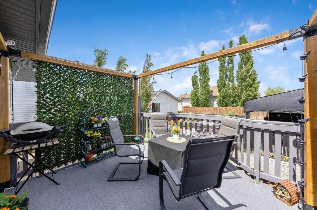 1721 Strathcona Place Strathmore AB T1P1T1