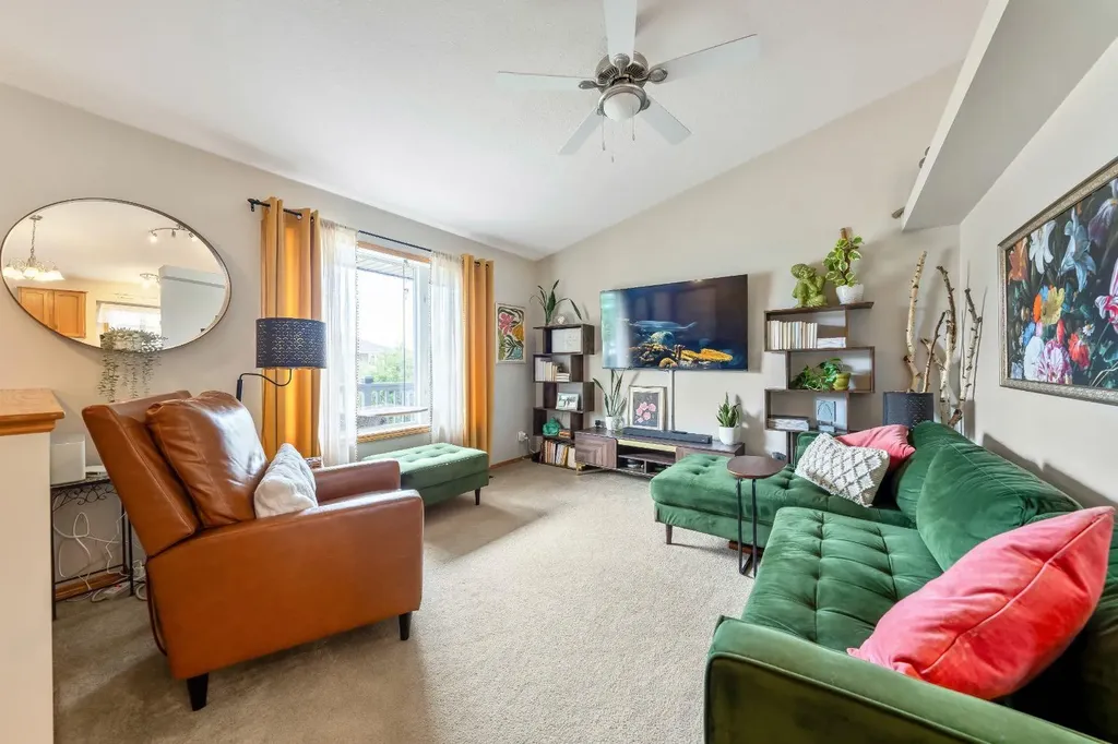1721 Strathcona Place Strathmore AB T1P1T1