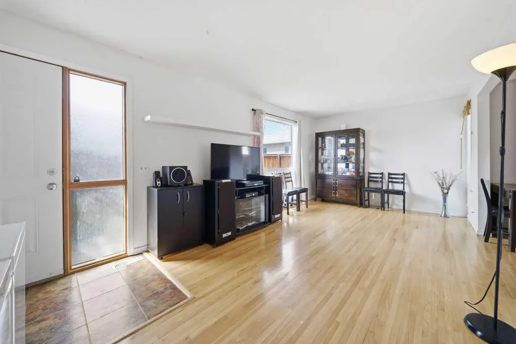 5425 Pensacola Crescent SE Calgary AB T2A2G5