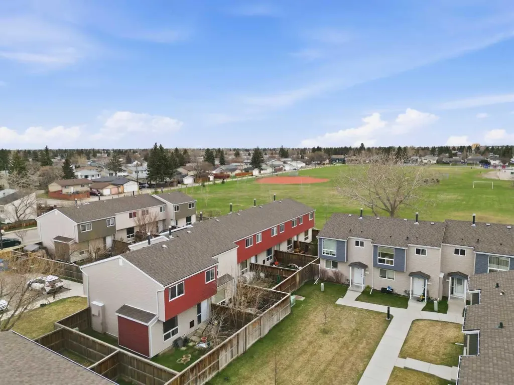 5425 Pensacola Crescent SE Calgary AB T2A2G5