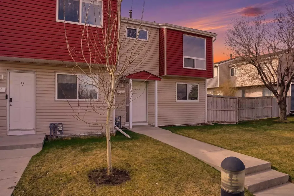 5425 Pensacola Crescent SE Calgary AB T2A2G5