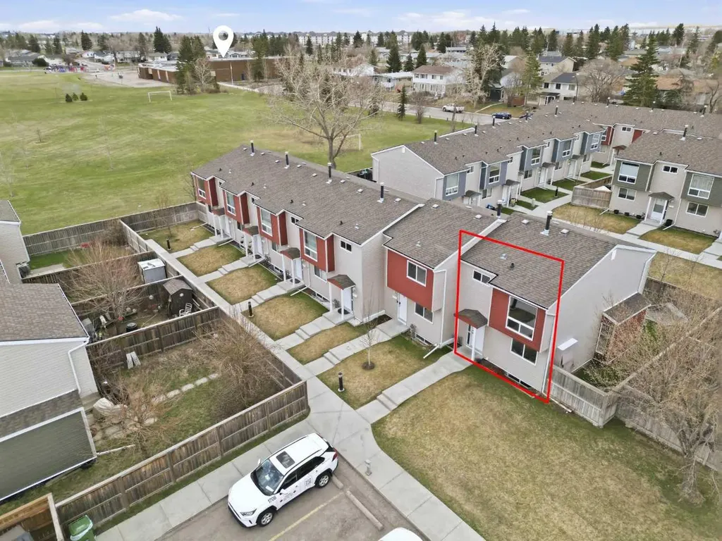 5425 Pensacola Crescent SE Calgary AB T2A2G5