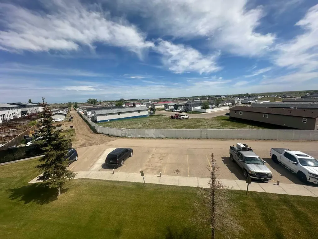 204 17 Street E Brooks AB T1R 1R1