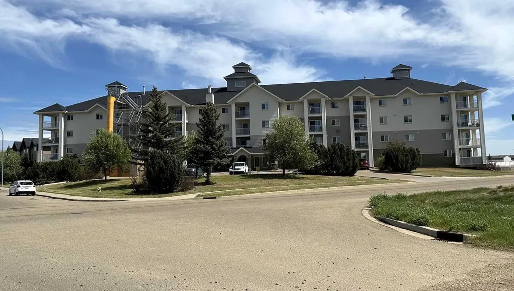 204 17 Street E Brooks AB T1R 1R1