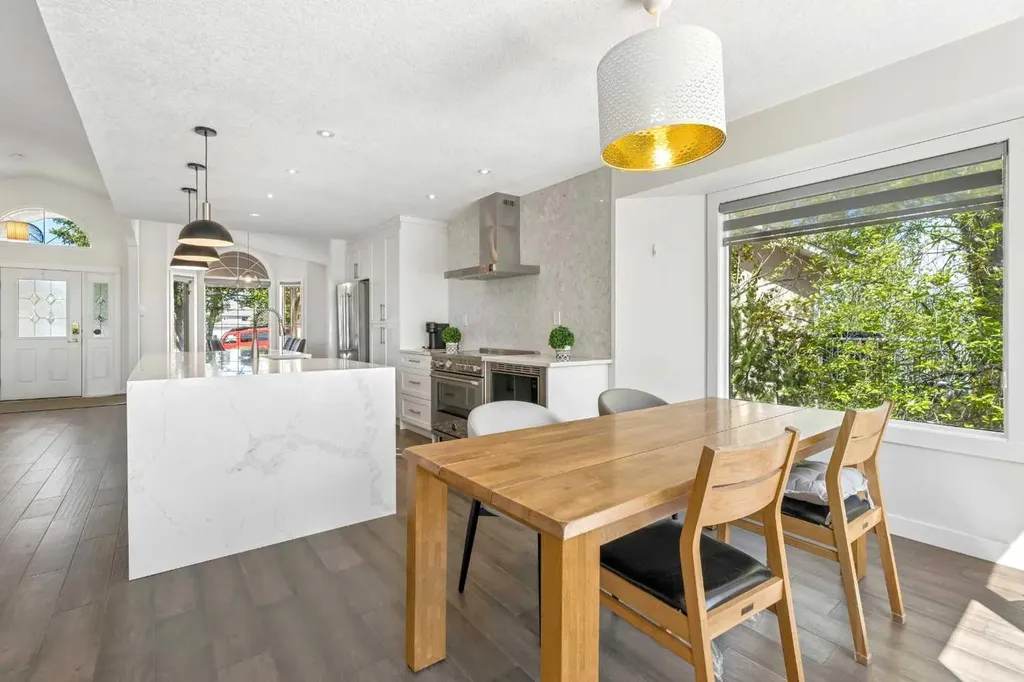 147 Hamptons Heath NW Calgary AB T3A 5E8