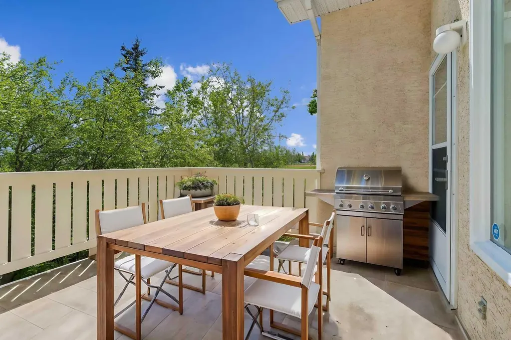 147 Hamptons Heath NW Calgary AB T3A 5E8