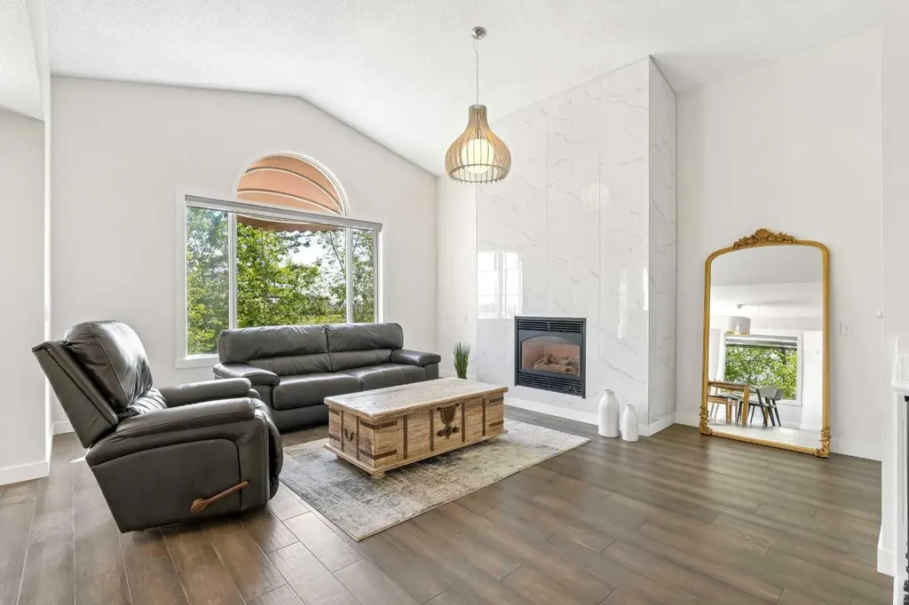 147 Hamptons Heath NW Calgary AB T3A 5E8