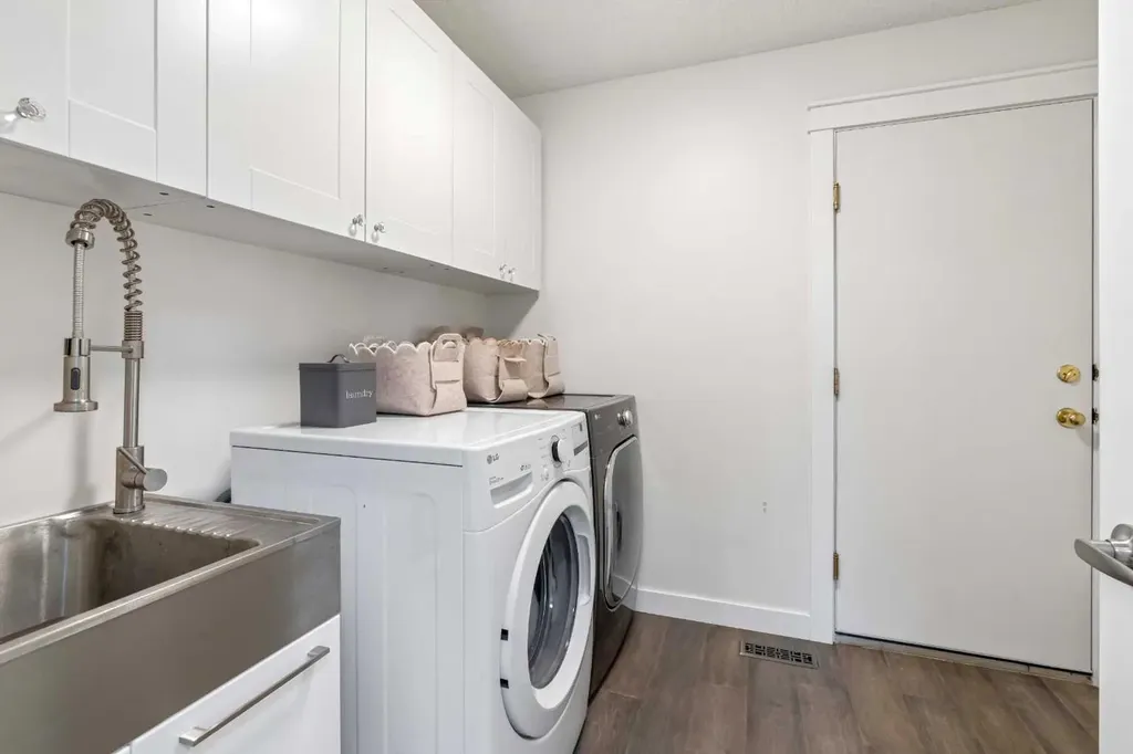 147 Hamptons Heath NW Calgary AB T3A 5E8
