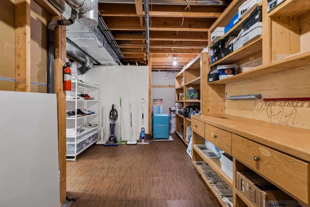 147 Hamptons Heath NW Calgary AB T3A 5E8