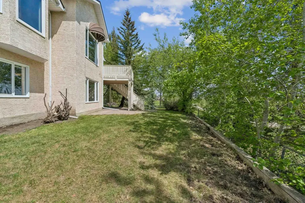 147 Hamptons Heath NW Calgary AB T3A 5E8