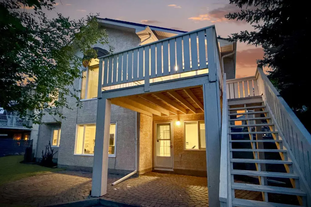 147 Hamptons Heath NW Calgary AB T3A 5E8