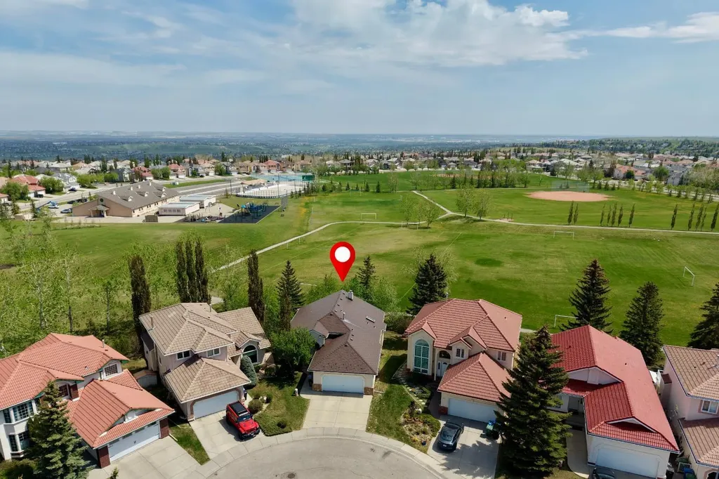 147 Hamptons Heath NW Calgary AB T3A 5E8
