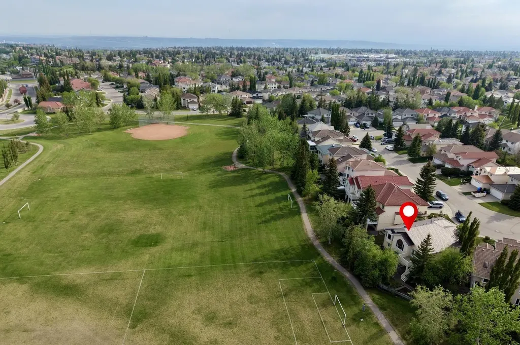 147 Hamptons Heath NW Calgary AB T3A 5E8