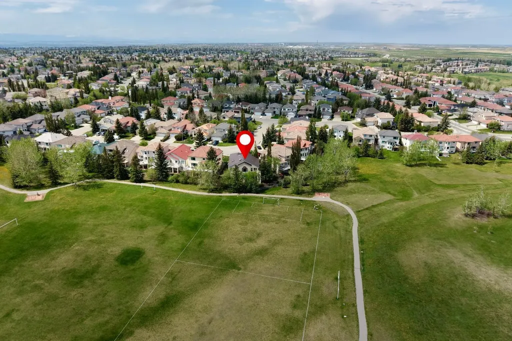 147 Hamptons Heath NW Calgary AB T3A 5E8