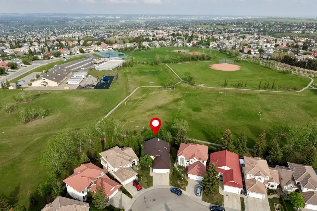 147 Hamptons Heath NW Calgary AB T3A 5E8