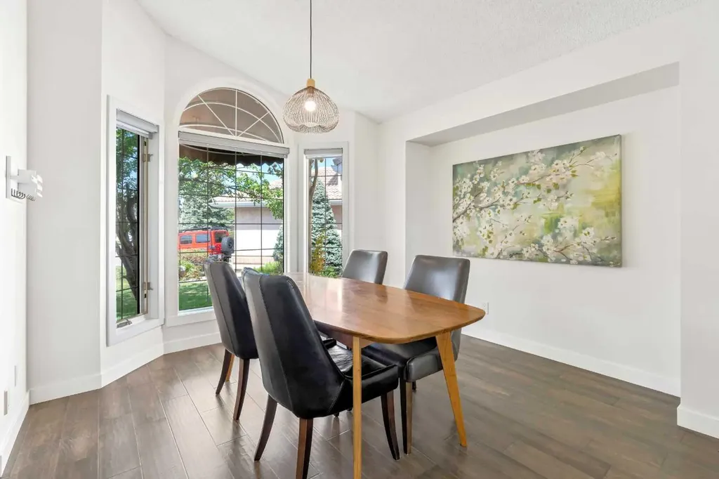 147 Hamptons Heath NW Calgary AB T3A 5E8