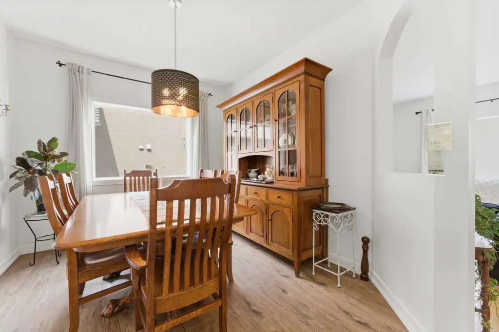 207 Gleneagles View Cochrane AB T4C2G5
