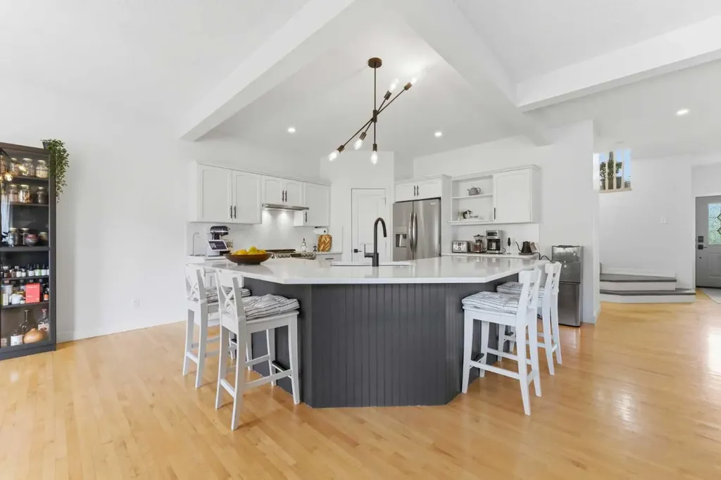 207 Gleneagles View Cochrane AB T4C2G5