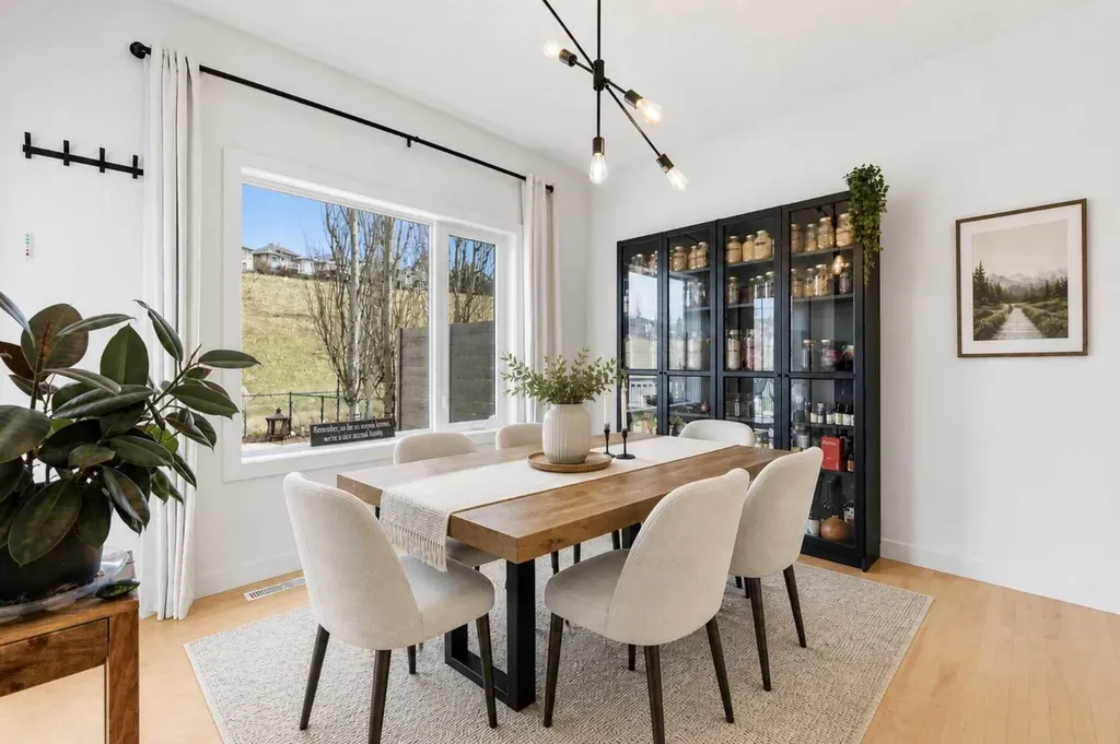 207 Gleneagles View Cochrane AB T4C2G5