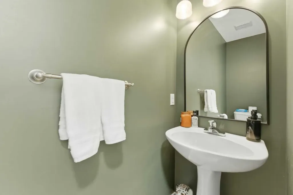 207 Gleneagles View Cochrane AB T4C2G5