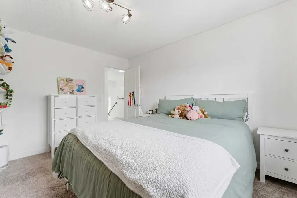 207 Gleneagles View Cochrane AB T4C2G5