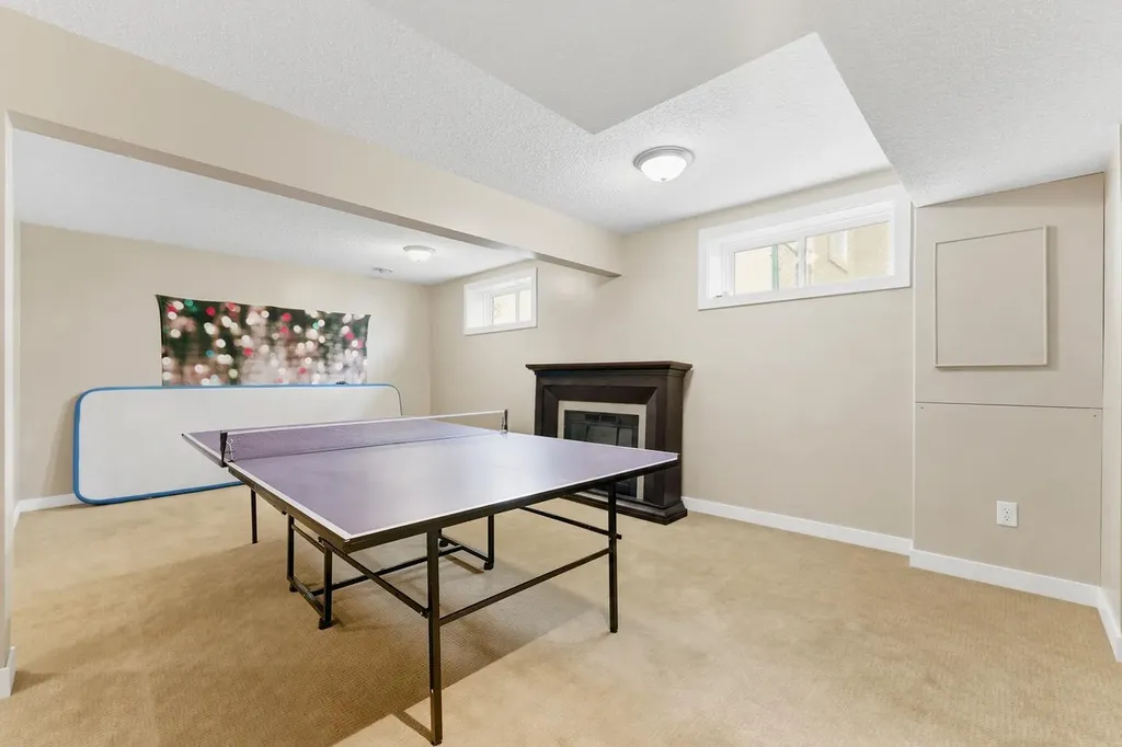 207 Gleneagles View Cochrane AB T4C2G5