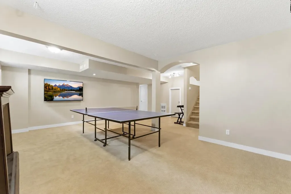 207 Gleneagles View Cochrane AB T4C2G5
