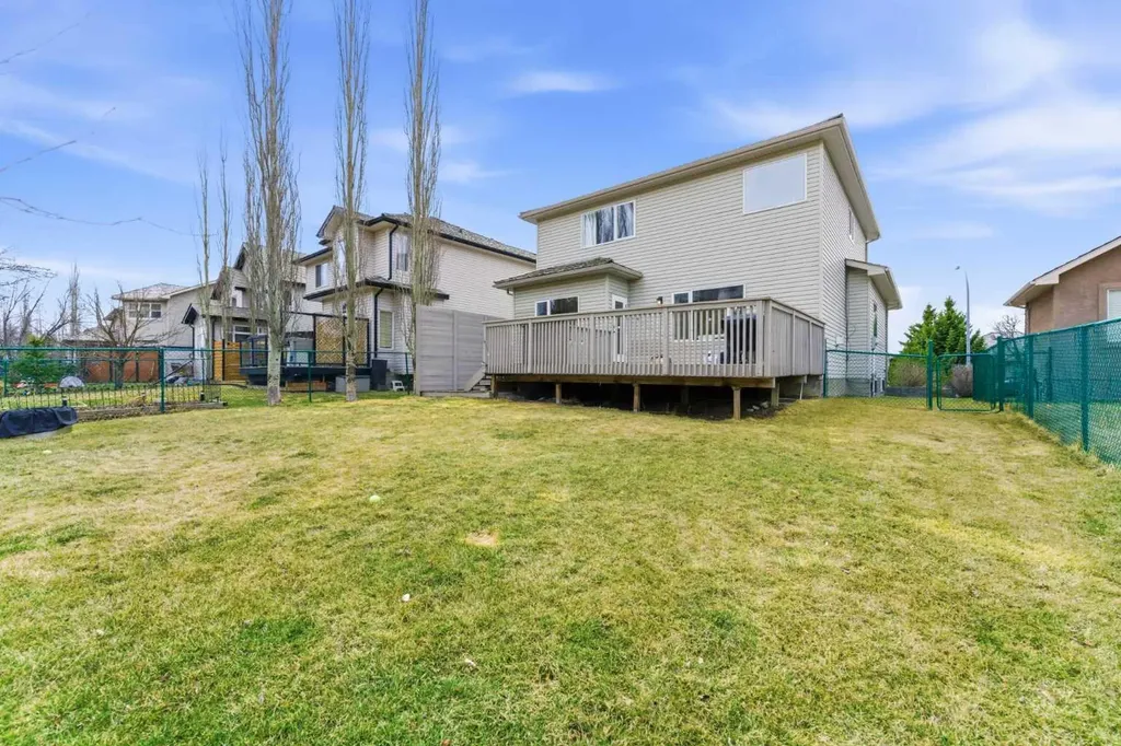 207 Gleneagles View Cochrane AB T4C2G5