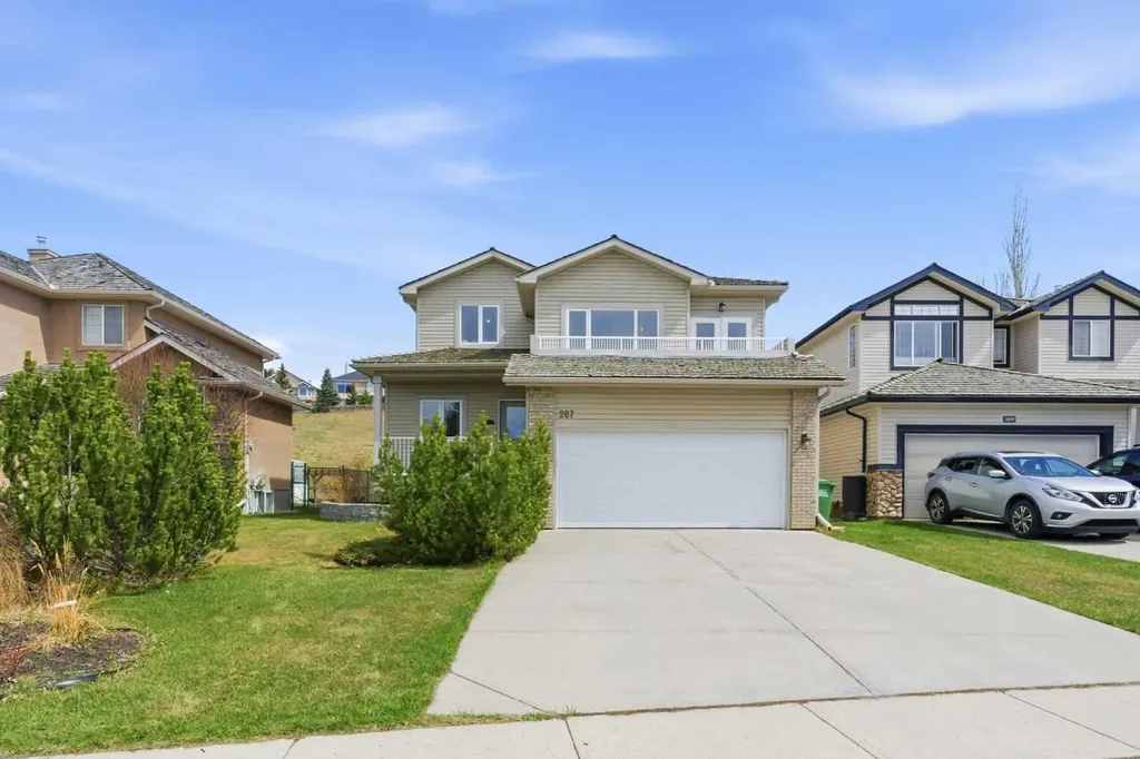 207 Gleneagles View Cochrane AB T4C2G5