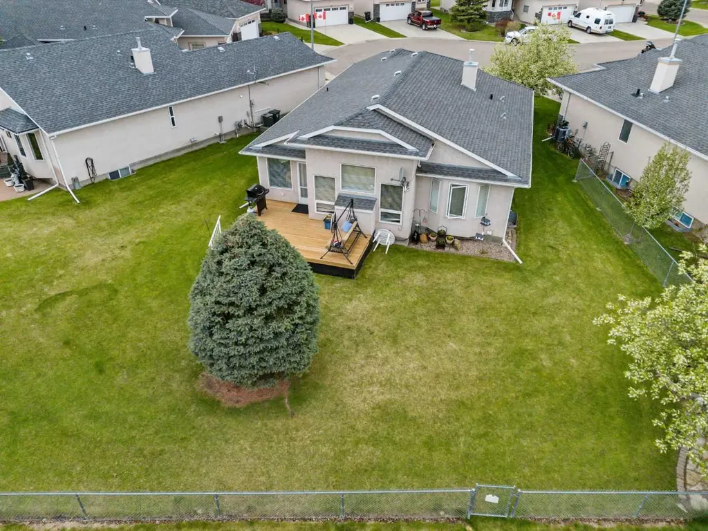 310 Riverside Garden NW High River AB T1V 1Y9